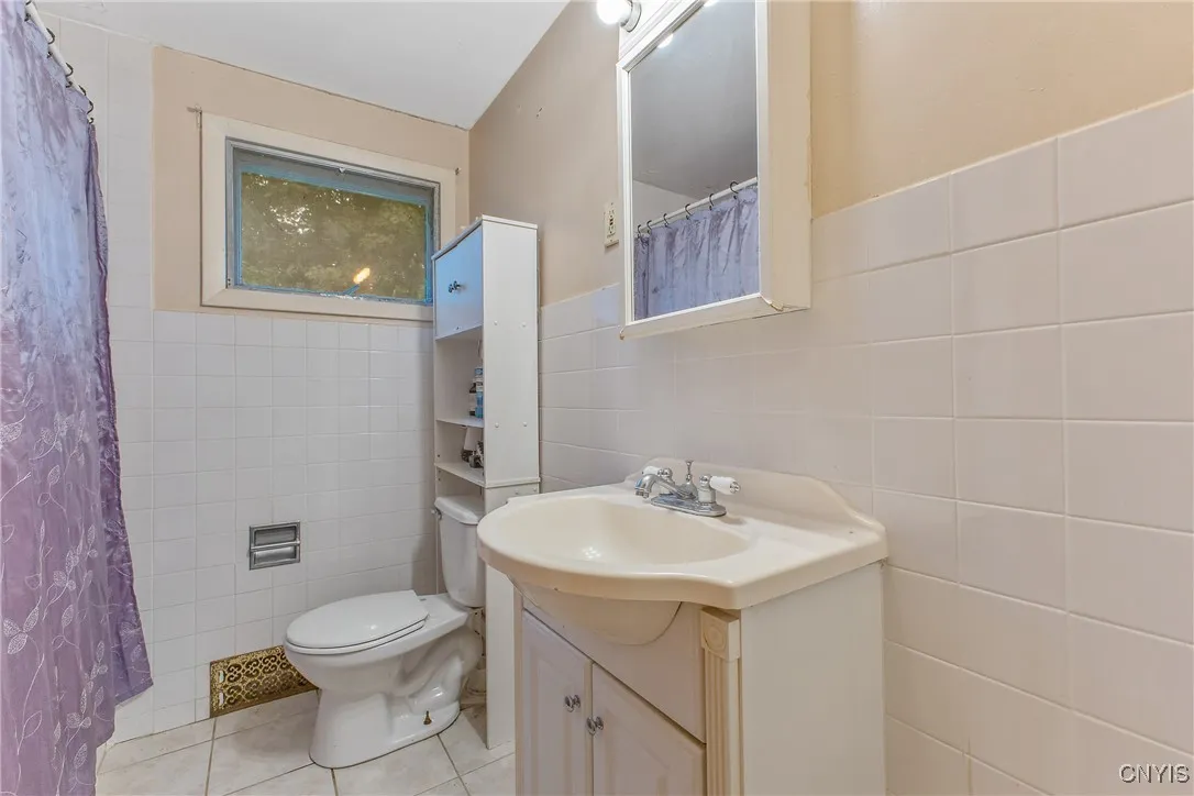 154 St. Louis Avenue, Syracuse, New York 13207, Syracuse, New York 13207, 3 Bedrooms Bedrooms, 5 Rooms Rooms,2 BathroomsBathrooms,Residential,Closed,154 St. Louis Avenue, Syracuse, New York 13207,0,S1626142