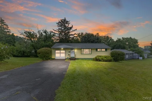 154 St. Louis Avenue, Syracuse, New York 13207, Syracuse, New York 13207, 3 Bedrooms Bedrooms, 5 Rooms Rooms,2 BathroomsBathrooms,Residential,Closed,154 St. Louis Avenue, Syracuse, New York 13207,0,S1626142