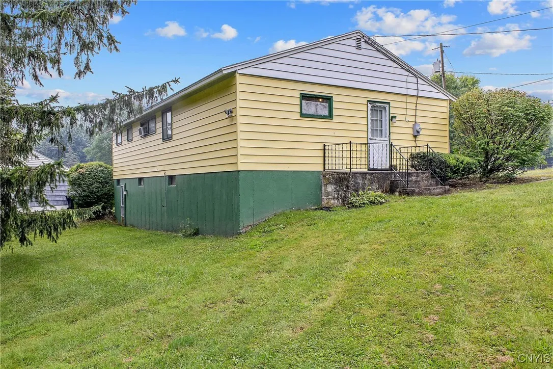 154 St. Louis Avenue, Syracuse, New York 13207, Syracuse, New York 13207, 3 Bedrooms Bedrooms, 5 Rooms Rooms,2 BathroomsBathrooms,Residential,Closed,154 St. Louis Avenue, Syracuse, New York 13207,0,S1626142