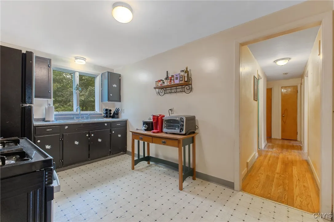 154 St. Louis Avenue, Syracuse, New York 13207, Syracuse, New York 13207, 3 Bedrooms Bedrooms, 5 Rooms Rooms,2 BathroomsBathrooms,Residential,Closed,154 St. Louis Avenue, Syracuse, New York 13207,0,S1626142