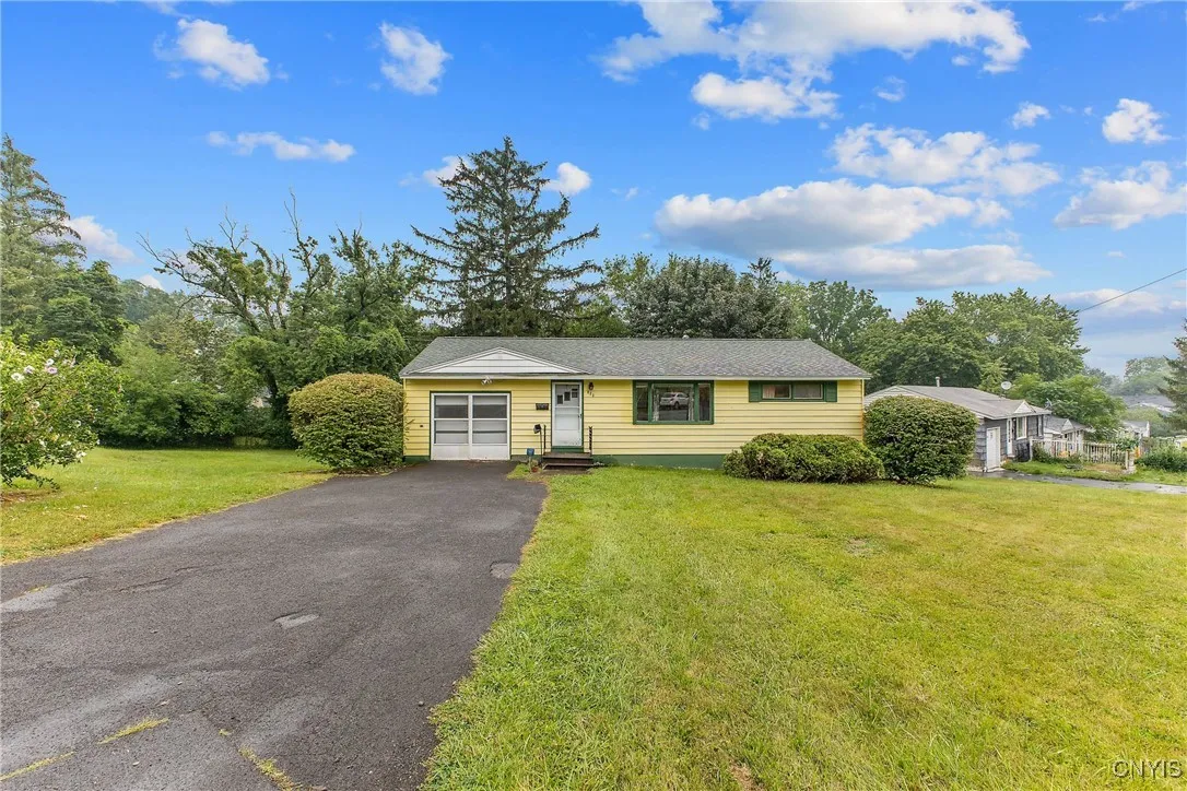 154 St. Louis Avenue, Syracuse, New York 13207, Syracuse, New York 13207, 3 Bedrooms Bedrooms, 5 Rooms Rooms,2 BathroomsBathrooms,Residential,Closed,154 St. Louis Avenue, Syracuse, New York 13207,0,S1626142