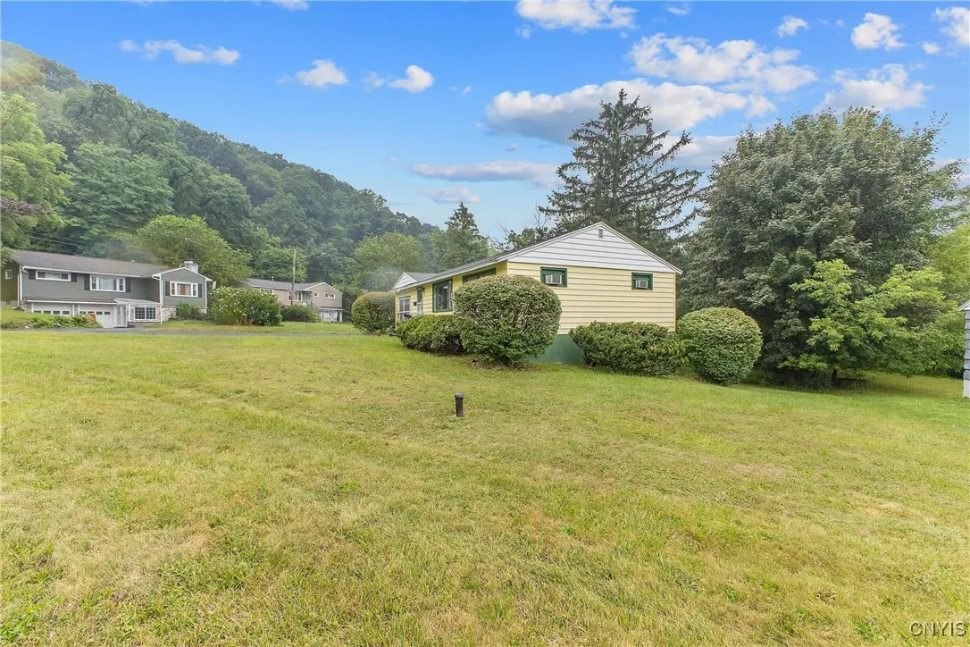 154 St. Louis Avenue, Syracuse, New York 13207, Syracuse, New York 13207, 3 Bedrooms Bedrooms, 5 Rooms Rooms,2 BathroomsBathrooms,Residential,Closed,154 St. Louis Avenue, Syracuse, New York 13207,0,S1626142