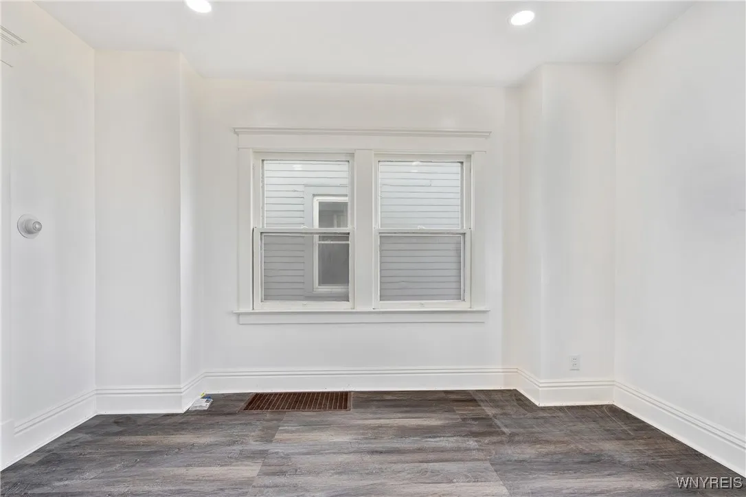 136 Newfield Street, Buffalo, New York 14207, Buffalo, New York 14207, 3 Bedrooms Bedrooms, 3 Rooms Rooms,1 BathroomBathrooms,Residential,For Sale,136 Newfield Street, Buffalo, New York 14207,B1625727