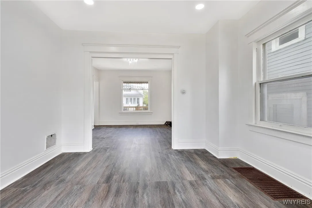 136 Newfield Street, Buffalo, New York 14207, Buffalo, New York 14207, 3 Bedrooms Bedrooms, 3 Rooms Rooms,1 BathroomBathrooms,Residential,For Sale,136 Newfield Street, Buffalo, New York 14207,B1625727