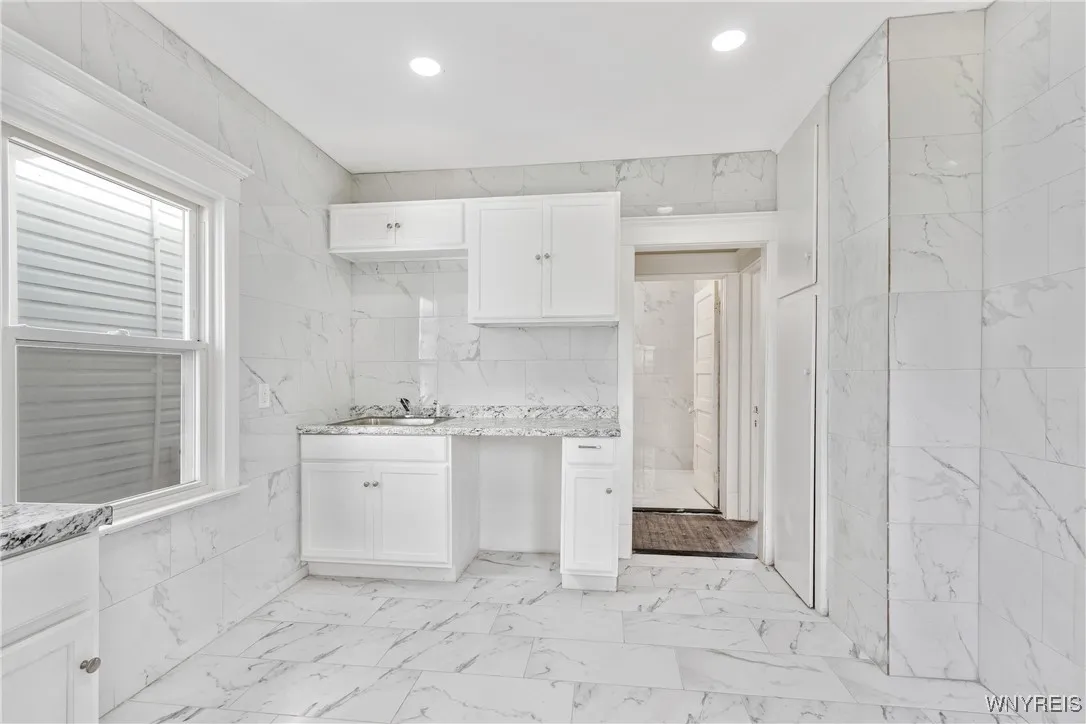 136 Newfield Street, Buffalo, New York 14207, Buffalo, New York 14207, 3 Bedrooms Bedrooms, 3 Rooms Rooms,1 BathroomBathrooms,Residential,For Sale,136 Newfield Street, Buffalo, New York 14207,B1625727