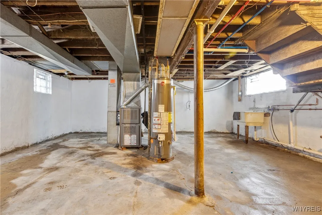 136 Newfield Street, Buffalo, New York 14207, Buffalo, New York 14207, 3 Bedrooms Bedrooms, 3 Rooms Rooms,1 BathroomBathrooms,Residential,For Sale,136 Newfield Street, Buffalo, New York 14207,B1625727