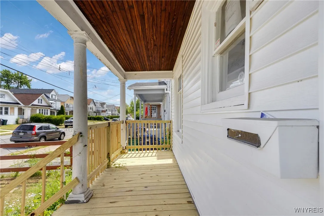 136 Newfield Street, Buffalo, New York 14207, Buffalo, New York 14207, 3 Bedrooms Bedrooms, 3 Rooms Rooms,1 BathroomBathrooms,Residential,For Sale,136 Newfield Street, Buffalo, New York 14207,B1625727