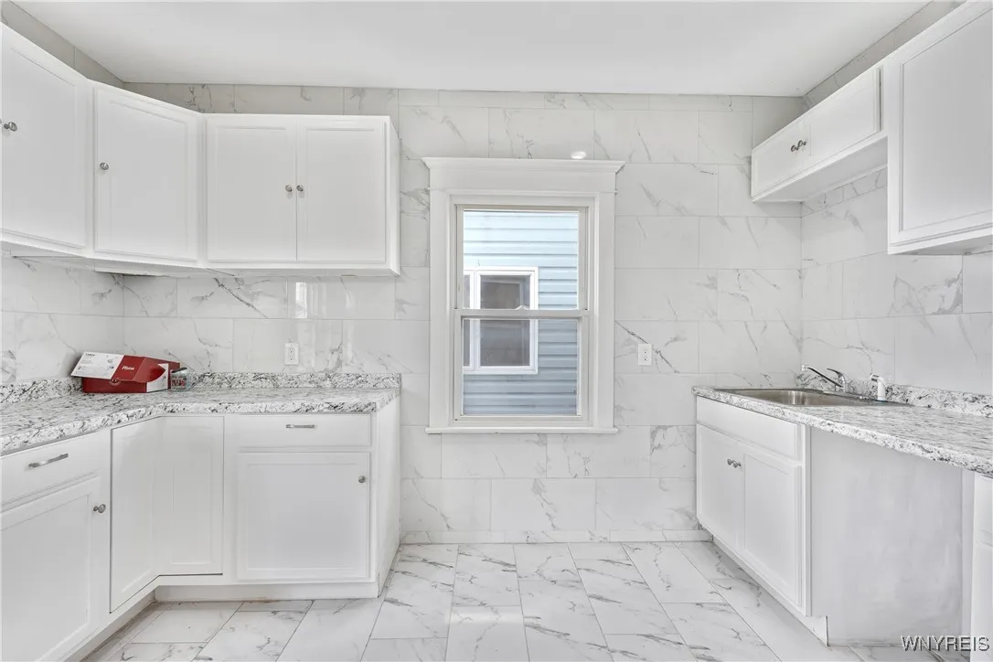 136 Newfield Street, Buffalo, New York 14207, Buffalo, New York 14207, 3 Bedrooms Bedrooms, 3 Rooms Rooms,1 BathroomBathrooms,Residential,For Sale,136 Newfield Street, Buffalo, New York 14207,B1625727