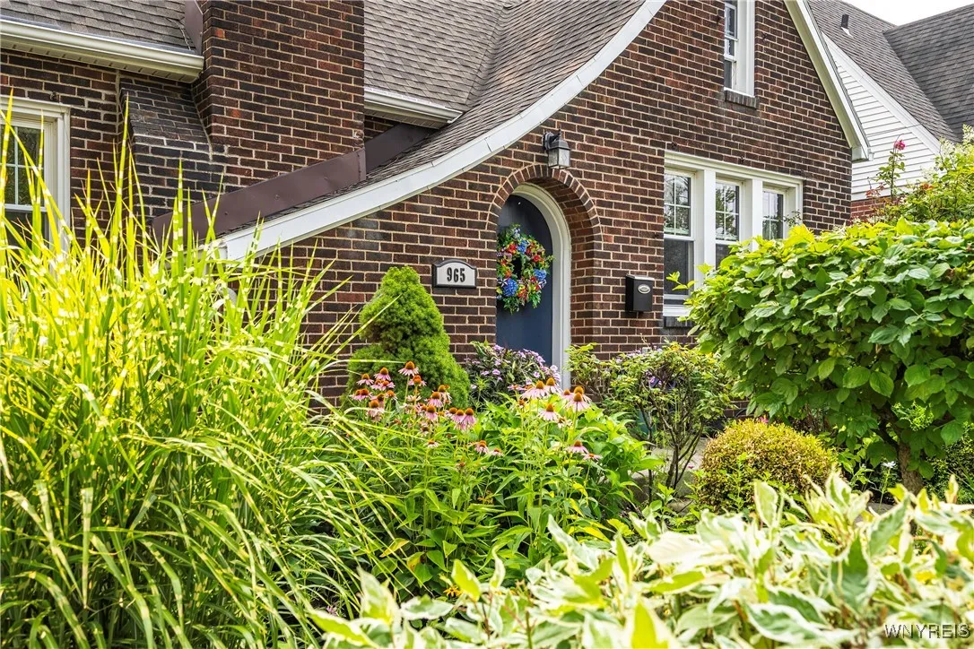 965 Eggert Road, Amherst, New York 14226, Amherst, New York 14226, 3 Bedrooms Bedrooms, 6 Rooms Rooms,1 BathroomBathrooms,Residential,For Sale,965 Eggert Road, Amherst, New York 14226,0,B1628571 965 Eggert Road, Amherst, New York 14226, Amherst, New York 14226, 3 Bedrooms Bedrooms, 6 Rooms Rooms,1 BathroomBathrooms,Residential,For Sale,965 Eggert Road, Amherst, New York 14226,0,B1628571