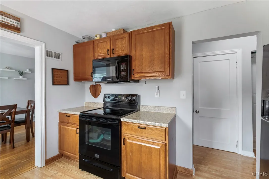 215 Newcastle Road, Geddes, New York 13219, Geddes, New York 13219, 4 Bedrooms Bedrooms, 7 Rooms Rooms,2 BathroomsBathrooms,Residential,Closed,215 Newcastle Road, Geddes, New York 13219,0,S1628370