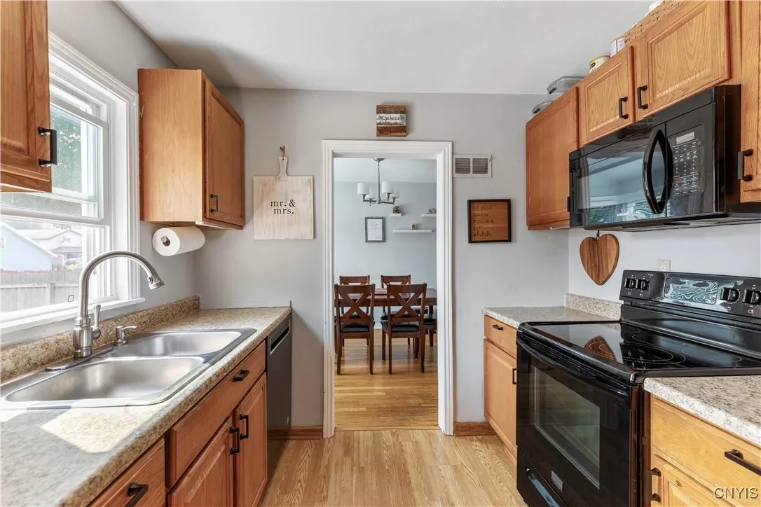 215 Newcastle Road, Geddes, New York 13219, Geddes, New York 13219, 4 Bedrooms Bedrooms, 7 Rooms Rooms,2 BathroomsBathrooms,Residential,Closed,215 Newcastle Road, Geddes, New York 13219,0,S1628370