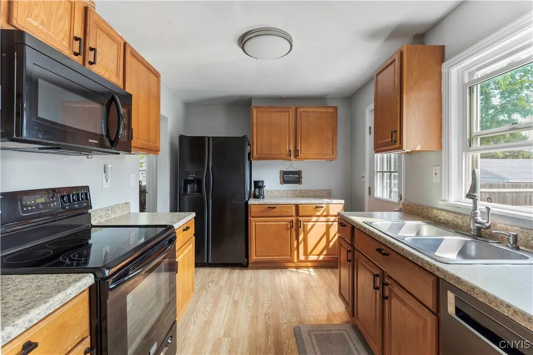 215 Newcastle Road, Geddes, New York 13219, Geddes, New York 13219, 4 Bedrooms Bedrooms, 7 Rooms Rooms,2 BathroomsBathrooms,Residential,Closed,215 Newcastle Road, Geddes, New York 13219,0,S1628370