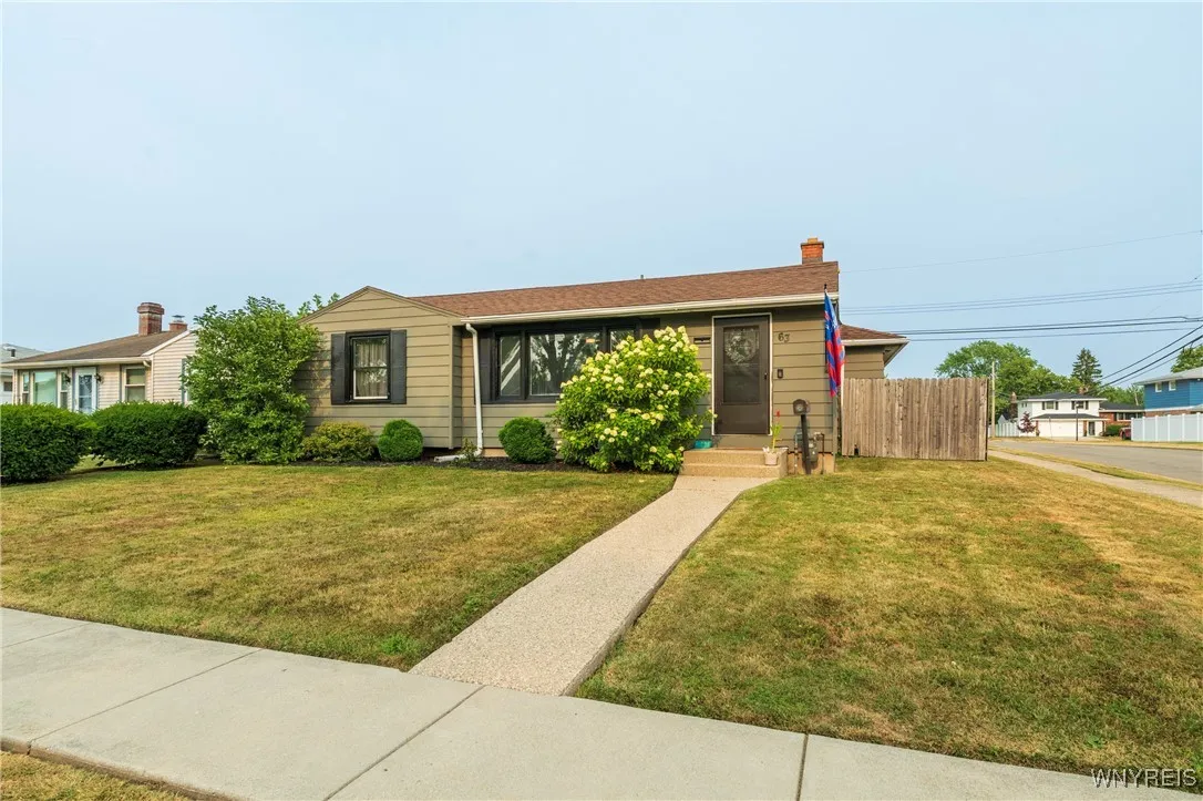 63 Melody Lane, Tonawanda, New York 14150, Tonawanda, New York 14150, 3 Bedrooms Bedrooms, 6 Rooms Rooms,1 BathroomBathrooms,Residential,For Sale,63 Melody Lane, Tonawanda, New York 14150,B1628573