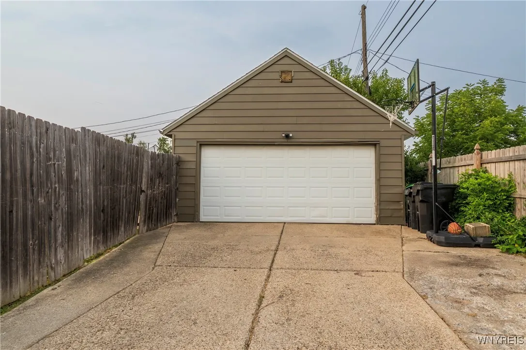 63 Melody Lane, Tonawanda, New York 14150, Tonawanda, New York 14150, 3 Bedrooms Bedrooms, 6 Rooms Rooms,1 BathroomBathrooms,Residential,For Sale,63 Melody Lane, Tonawanda, New York 14150,B1628573