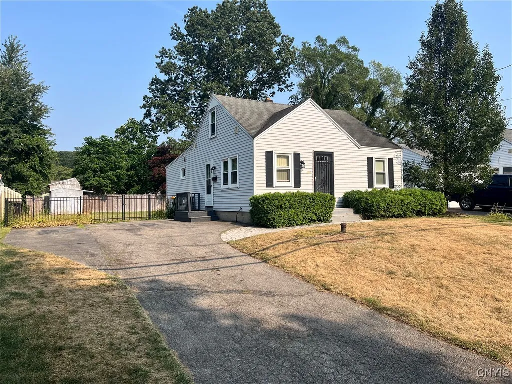 233 Belmore Drive, Clay, New York 13212, Clay, New York 13212, 3 Bedrooms Bedrooms, 6 Rooms Rooms,1 BathroomBathrooms,Residential,Closed,233 Belmore Drive, Clay, New York 13212,0,S1628382