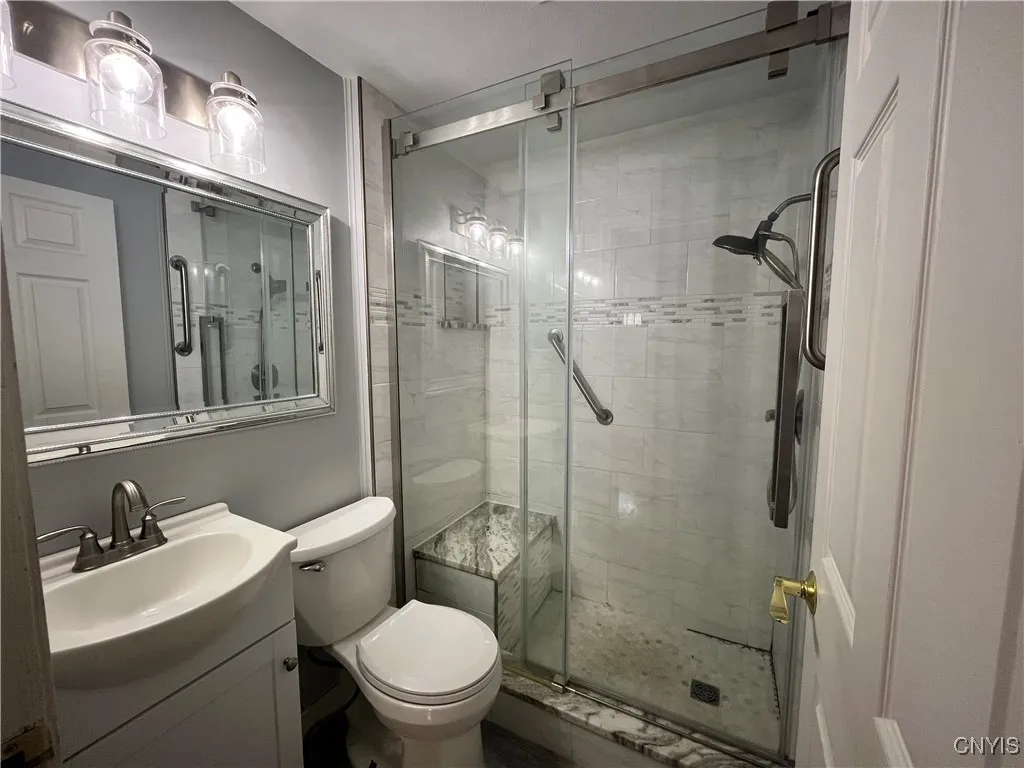 233 Belmore Drive, Clay, New York 13212, Clay, New York 13212, 3 Bedrooms Bedrooms, 6 Rooms Rooms,1 BathroomBathrooms,Residential,Closed,233 Belmore Drive, Clay, New York 13212,0,S1628382