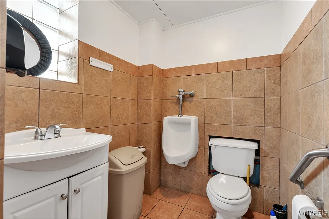 142 Skillen Street, Buffalo, New York 14207, Buffalo, New York 14207, ,Commercial Sale,For Sale,142 Skillen Street, Buffalo, New York 14207,B1628299