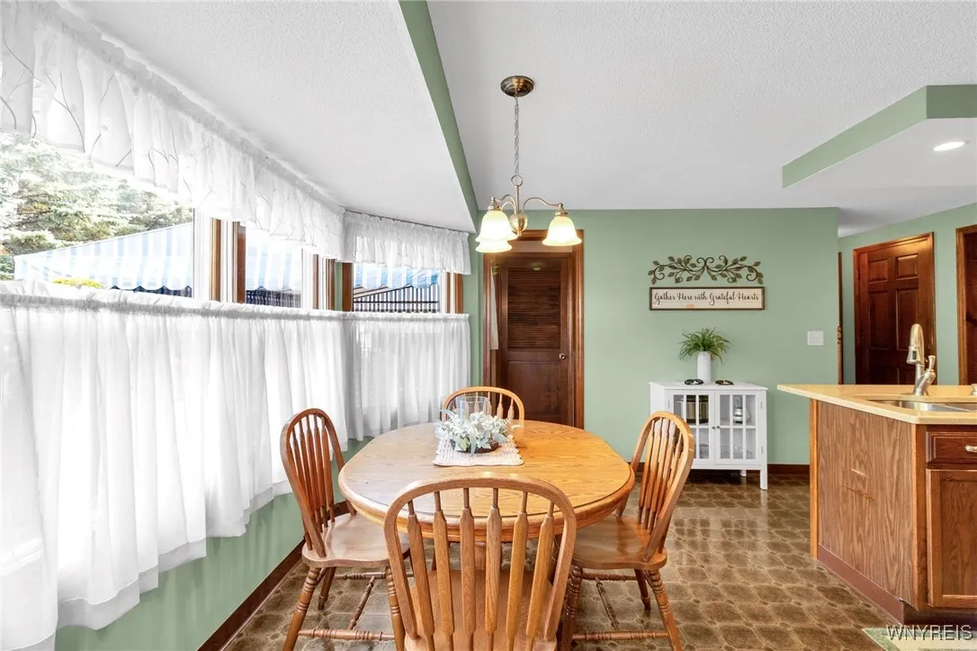 2 Deerpath Drive, Lancaster, New York 14086, Lancaster, New York 14086, 3 Bedrooms Bedrooms, 8 Rooms Rooms,2 BathroomsBathrooms,Residential,Closed,2 Deerpath Drive, Lancaster, New York 14086,0,B1628357