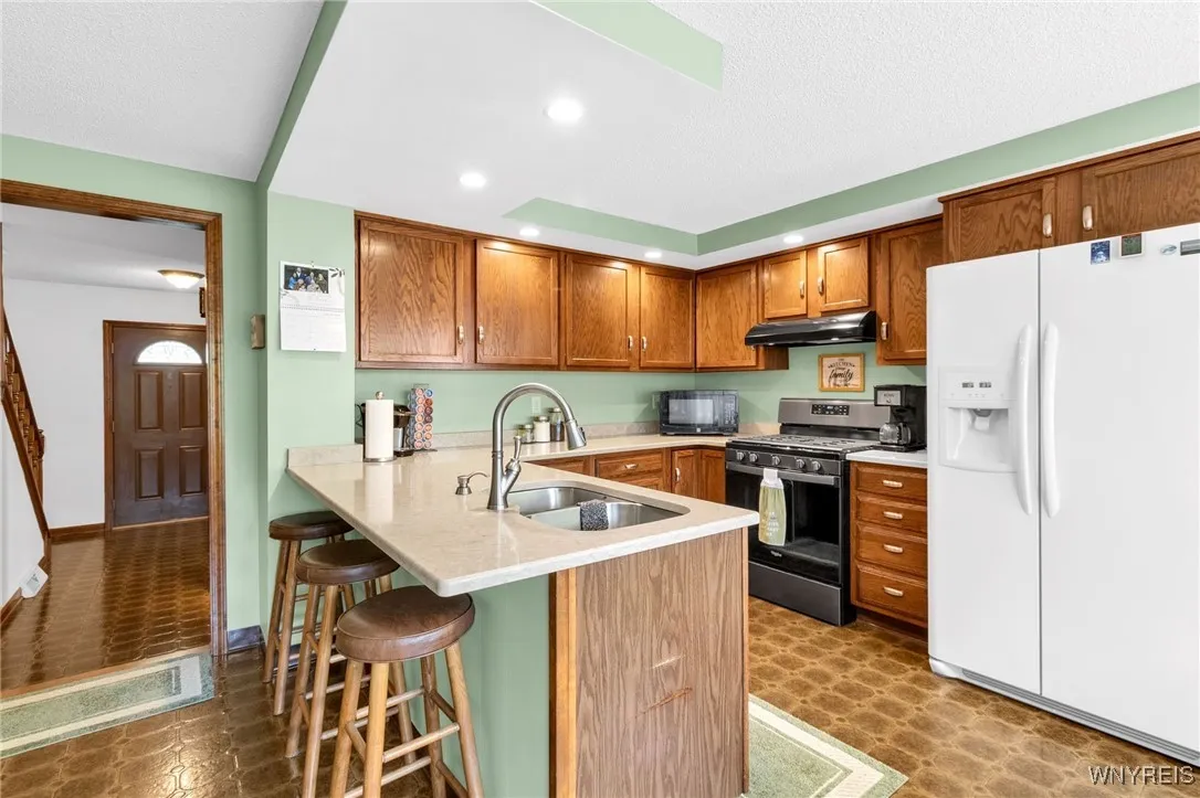 2 Deerpath Drive, Lancaster, New York 14086, Lancaster, New York 14086, 3 Bedrooms Bedrooms, 8 Rooms Rooms,2 BathroomsBathrooms,Residential,Closed,2 Deerpath Drive, Lancaster, New York 14086,0,B1628357