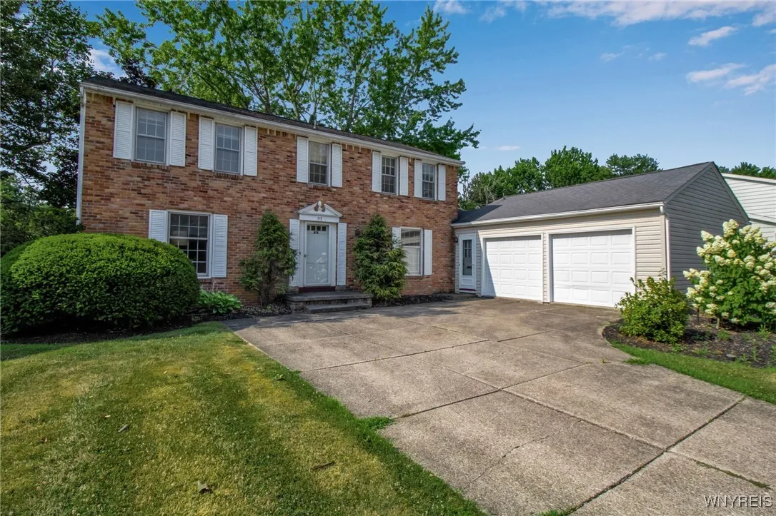 95 Carriage Circle, Amherst, New York 14221, Amherst, New York 14221, 4 Bedrooms Bedrooms, 10 Rooms Rooms,2 BathroomsBathrooms,Residential,For Sale,95 Carriage Circle, Amherst, New York 14221,B1627456