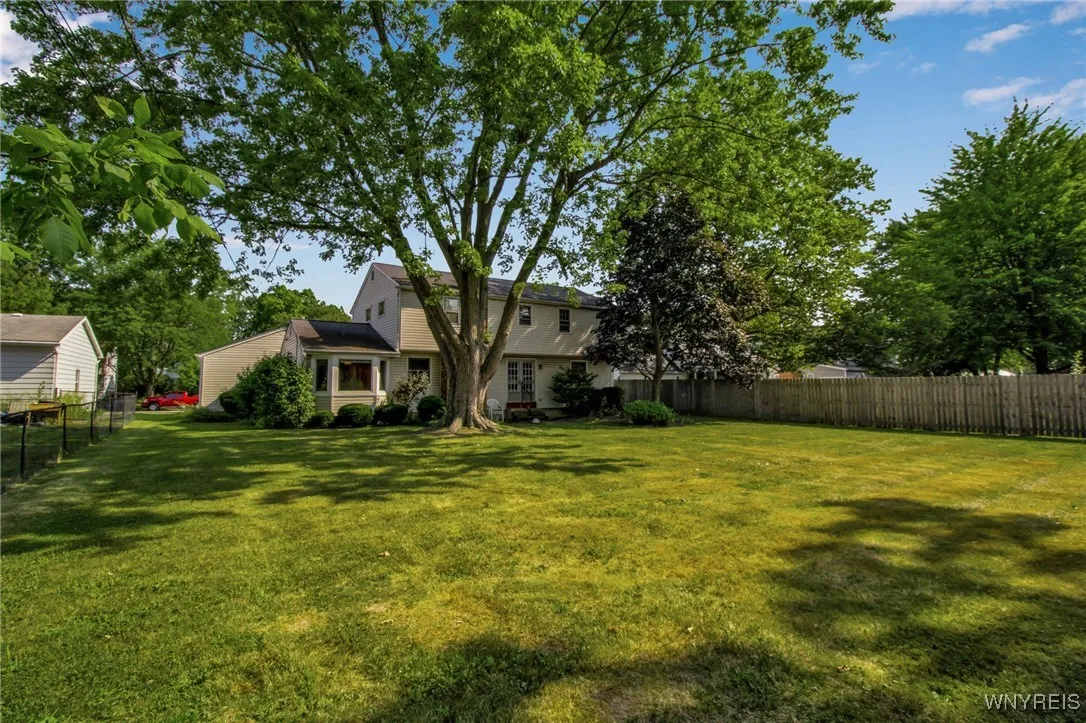 95 Carriage Circle, Amherst, New York 14221, Amherst, New York 14221, 4 Bedrooms Bedrooms, 10 Rooms Rooms,2 BathroomsBathrooms,Residential,For Sale,95 Carriage Circle, Amherst, New York 14221,B1627456