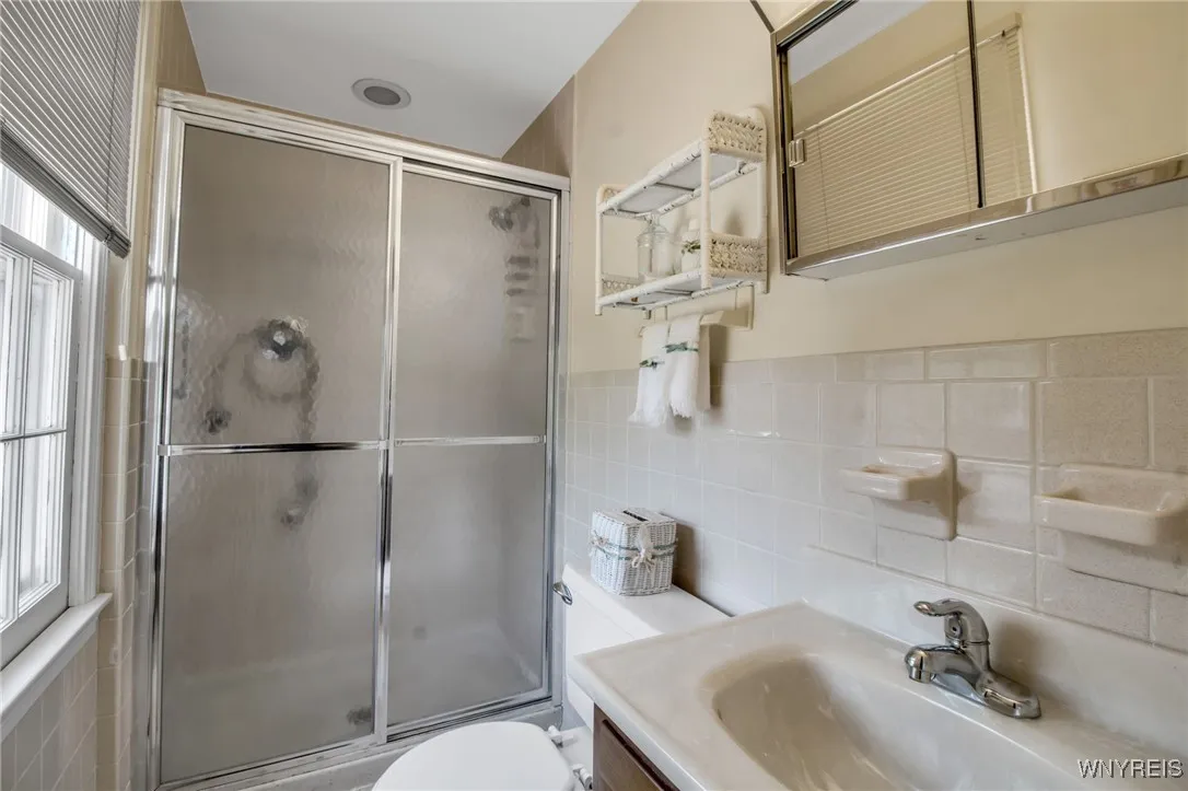 95 Carriage Circle, Amherst, New York 14221, Amherst, New York 14221, 4 Bedrooms Bedrooms, 10 Rooms Rooms,2 BathroomsBathrooms,Residential,For Sale,95 Carriage Circle, Amherst, New York 14221,B1627456