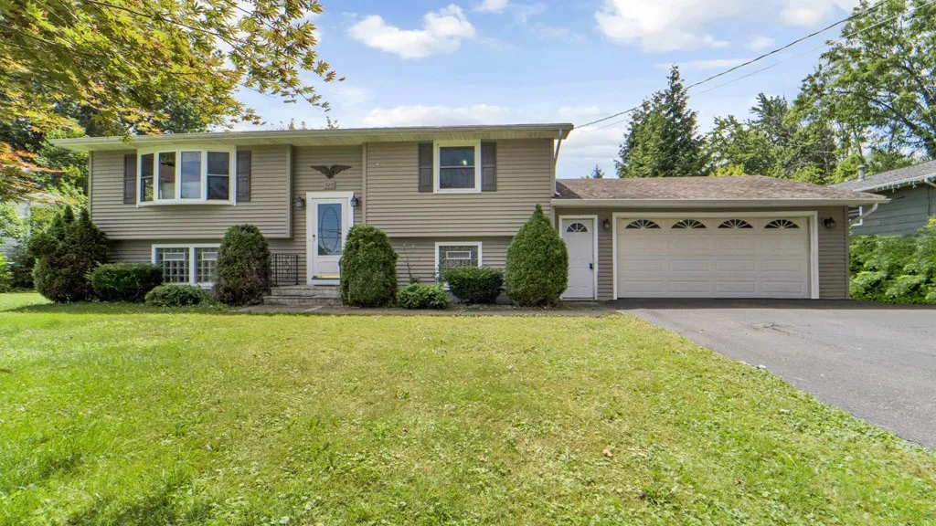 220 East Avenue, Sweden, New York 14420, Sweden, New York 14420, 2 Bedrooms Bedrooms, 7 Rooms Rooms,2 BathroomsBathrooms,Residential,Closed,220 East Avenue, Sweden, New York 14420,0,R1624485