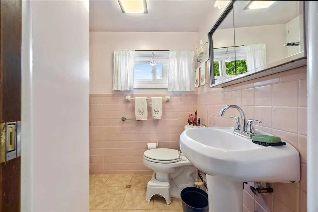 2221 Lake Road, Seneca Falls, New York 13148, Seneca Falls, New York 13148, 3 Bedrooms Bedrooms, 7 Rooms Rooms,2 BathroomsBathrooms,Residential,Closed,2221 Lake Road, Seneca Falls, New York 13148,0,R1628626