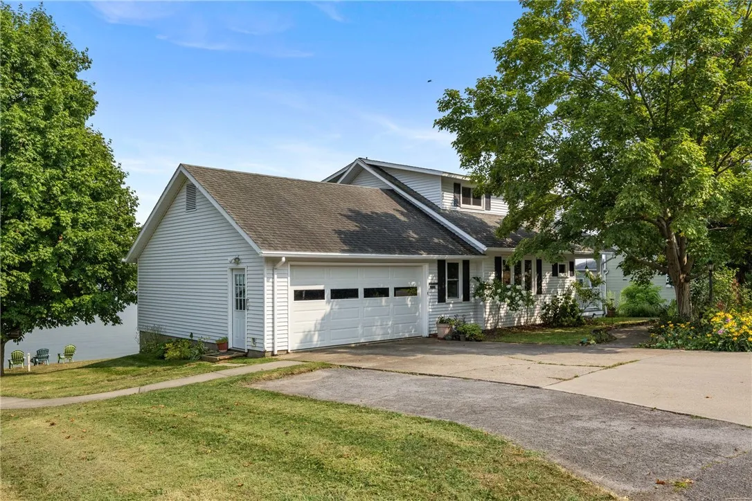 2221 Lake Road, Seneca Falls, New York 13148, Seneca Falls, New York 13148, 3 Bedrooms Bedrooms, 7 Rooms Rooms,2 BathroomsBathrooms,Residential,Closed,2221 Lake Road, Seneca Falls, New York 13148,0,R1628626