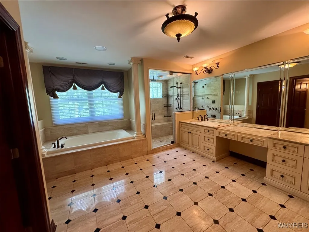 9737 Cobblestone Drive, Clarence, New York 14031, Clarence, New York 14031, 4 Bedrooms Bedrooms, 10 Rooms Rooms,2 BathroomsBathrooms,Residential,Closed,9737 Cobblestone Drive, Clarence, New York 14031,B1628414
