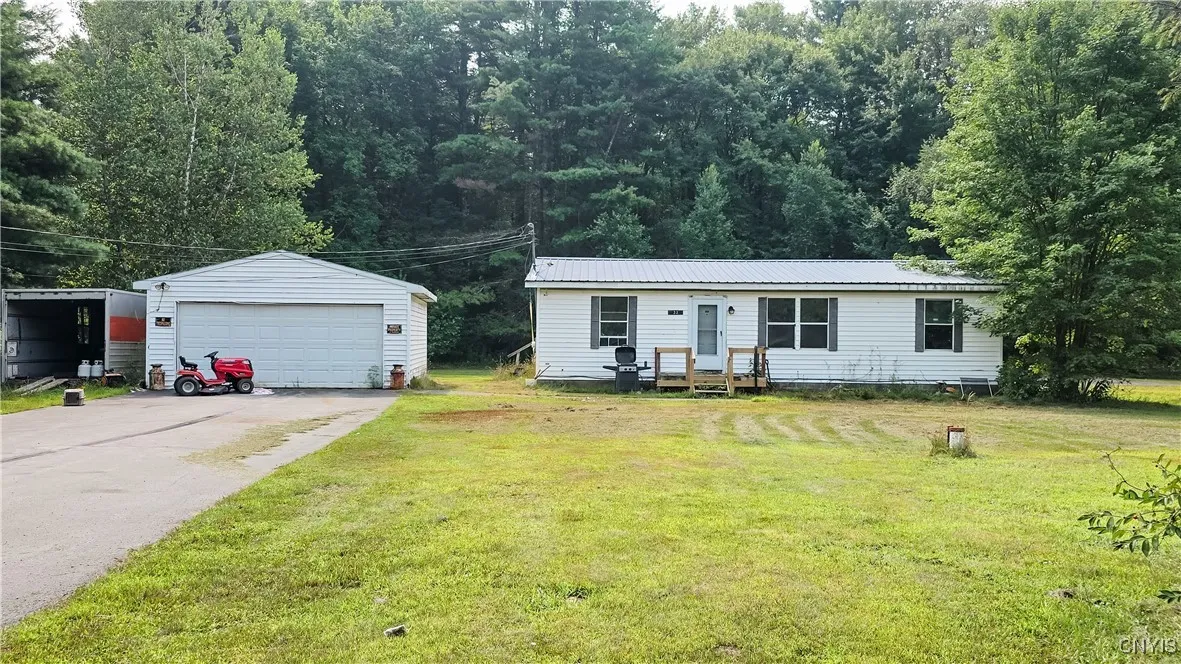 33 Floyd Drive, West Monroe, New York 13167, West Monroe, New York 13167, 3 Bedrooms Bedrooms, 7 Rooms Rooms,2 BathroomsBathrooms,Residential,Closed,33 Floyd Drive, West Monroe, New York 13167,0,S1628509
