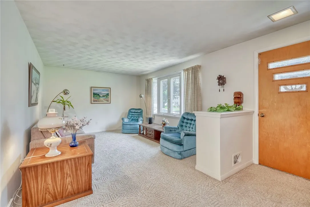 FORMAL LIVING ROOM * FRONT DOOR ENTRANCE