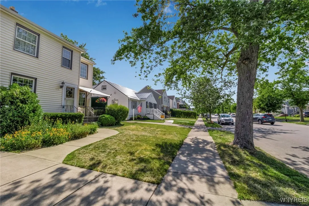 120 Victoria Boulevard, Tonawanda, New York 14217, Tonawanda, New York 14217, 4 Bedrooms Bedrooms, ,2 BathroomsBathrooms,Residential,For Sale,120 Victoria Boulevard, Tonawanda, New York 14217,B1628698