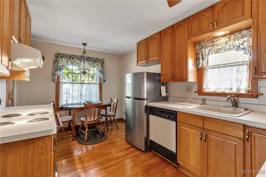 120 Victoria Boulevard, Tonawanda, New York 14217, Tonawanda, New York 14217, 4 Bedrooms Bedrooms, ,2 BathroomsBathrooms,Residential,For Sale,120 Victoria Boulevard, Tonawanda, New York 14217,B1628698