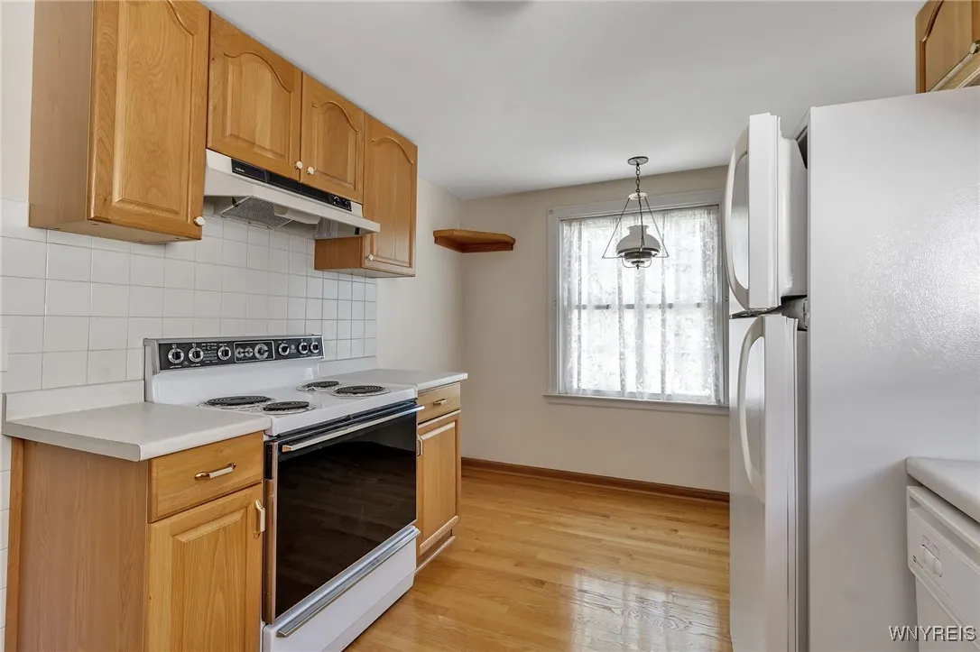 120 Victoria Boulevard, Tonawanda, New York 14217, Tonawanda, New York 14217, 4 Bedrooms Bedrooms, ,2 BathroomsBathrooms,Residential,For Sale,120 Victoria Boulevard, Tonawanda, New York 14217,B1628698