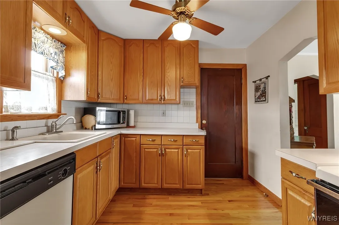 120 Victoria Boulevard, Tonawanda, New York 14217, Tonawanda, New York 14217, 4 Bedrooms Bedrooms, ,2 BathroomsBathrooms,Residential,For Sale,120 Victoria Boulevard, Tonawanda, New York 14217,B1628698