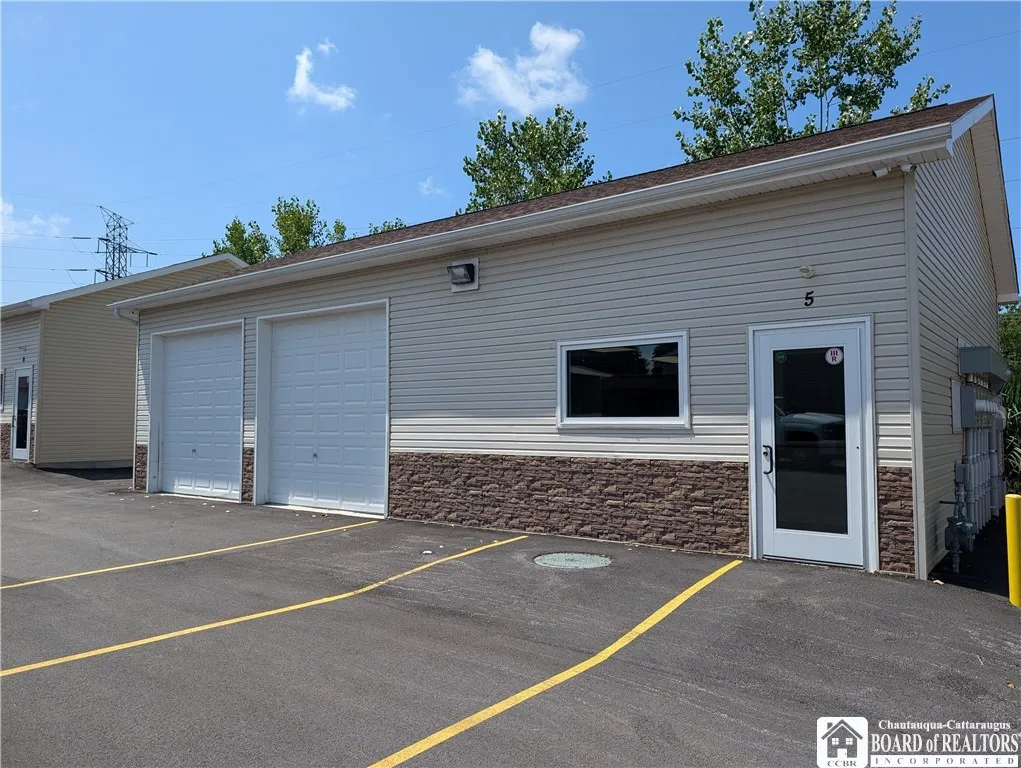 238 Lein 5 Road, West Seneca, New York 14224, West Seneca, New York 14224, ,Commercial Lease,For Rent,238 Lein 5 Road, West Seneca, New York 14224,R1628511