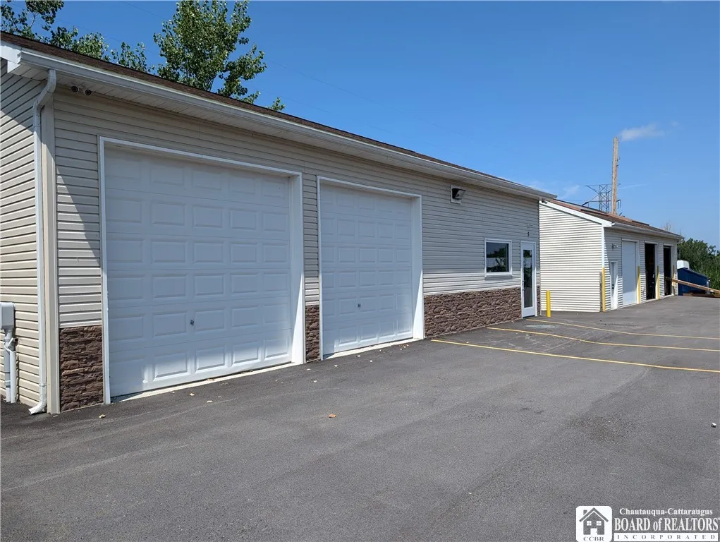 238 Lein 5 Road, West Seneca, New York 14224, West Seneca, New York 14224, ,Commercial Lease,For Rent,238 Lein 5 Road, West Seneca, New York 14224,R1628511