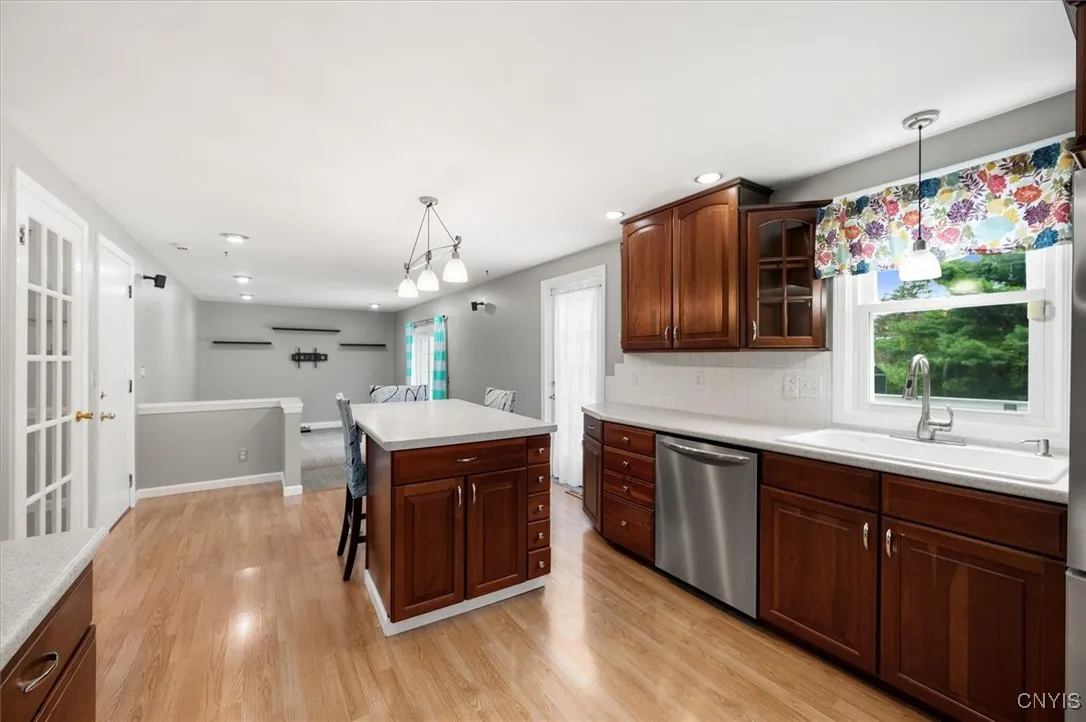 4957 Alfred Drive, Clay, New York 13090, Clay, New York 13090, 3 Bedrooms Bedrooms, 7 Rooms Rooms,2 BathroomsBathrooms,Residential,Closed,4957 Alfred Drive, Clay, New York 13090,0,S1626140