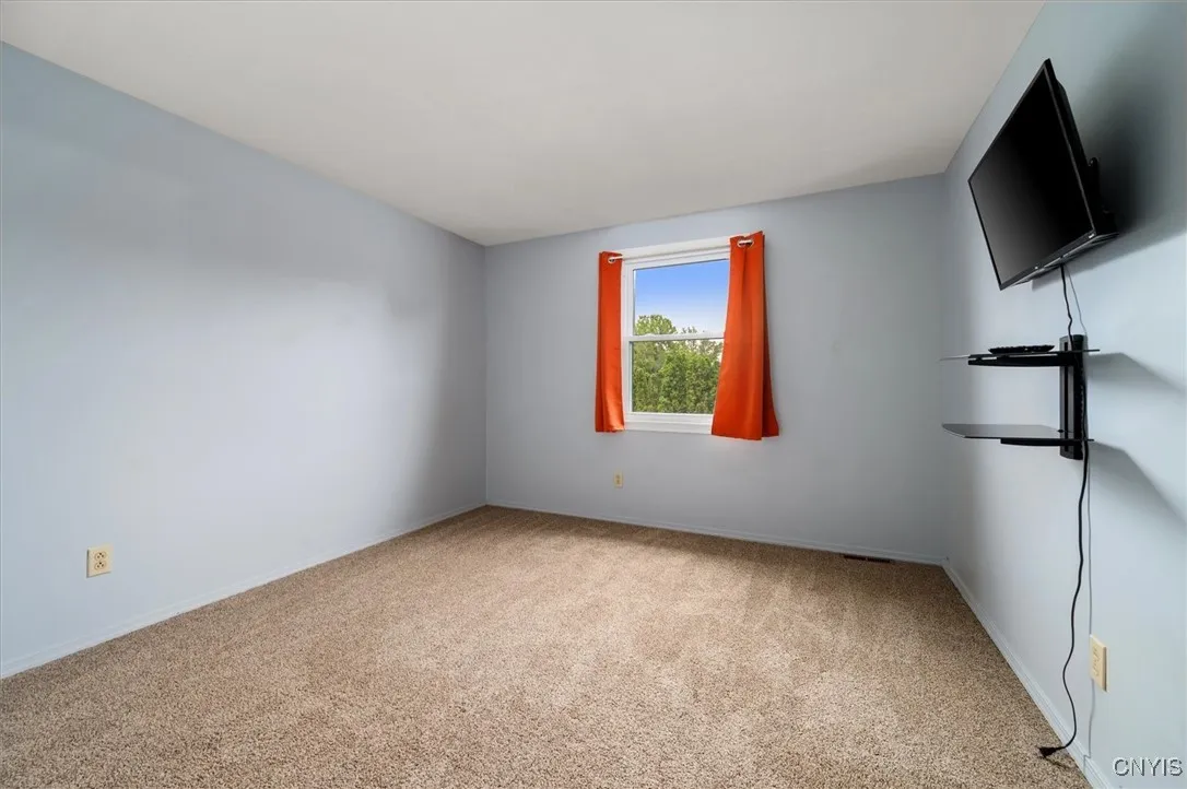 4957 Alfred Drive, Clay, New York 13090, Clay, New York 13090, 3 Bedrooms Bedrooms, 7 Rooms Rooms,2 BathroomsBathrooms,Residential,Closed,4957 Alfred Drive, Clay, New York 13090,0,S1626140