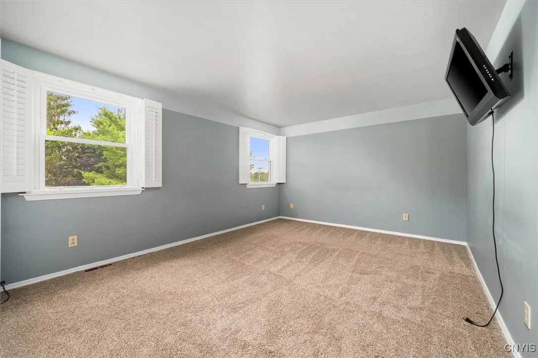 4957 Alfred Drive, Clay, New York 13090, Clay, New York 13090, 3 Bedrooms Bedrooms, 7 Rooms Rooms,2 BathroomsBathrooms,Residential,Closed,4957 Alfred Drive, Clay, New York 13090,0,S1626140