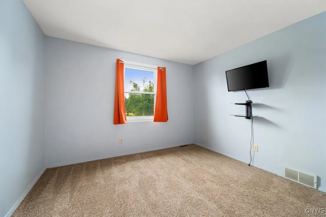 4957 Alfred Drive, Clay, New York 13090, Clay, New York 13090, 3 Bedrooms Bedrooms, 7 Rooms Rooms,2 BathroomsBathrooms,Residential,Closed,4957 Alfred Drive, Clay, New York 13090,0,S1626140