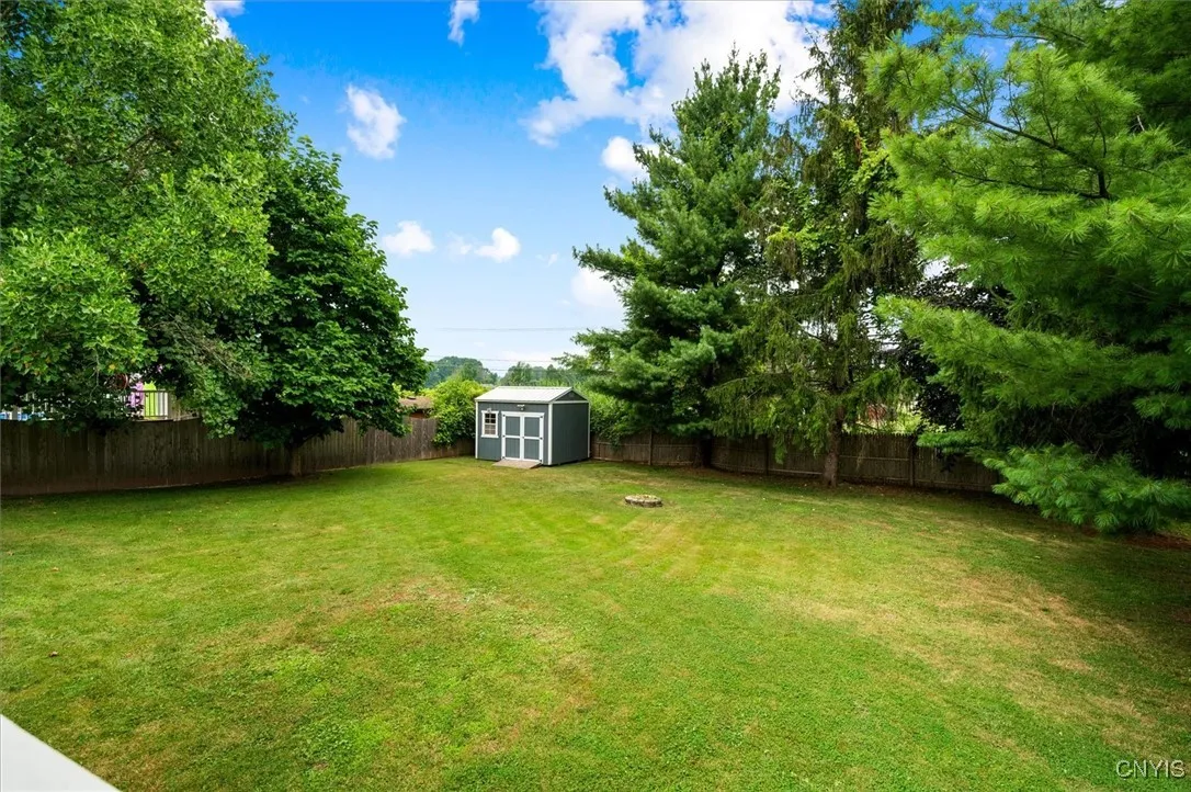 4957 Alfred Drive, Clay, New York 13090, Clay, New York 13090, 3 Bedrooms Bedrooms, 7 Rooms Rooms,2 BathroomsBathrooms,Residential,Closed,4957 Alfred Drive, Clay, New York 13090,0,S1626140