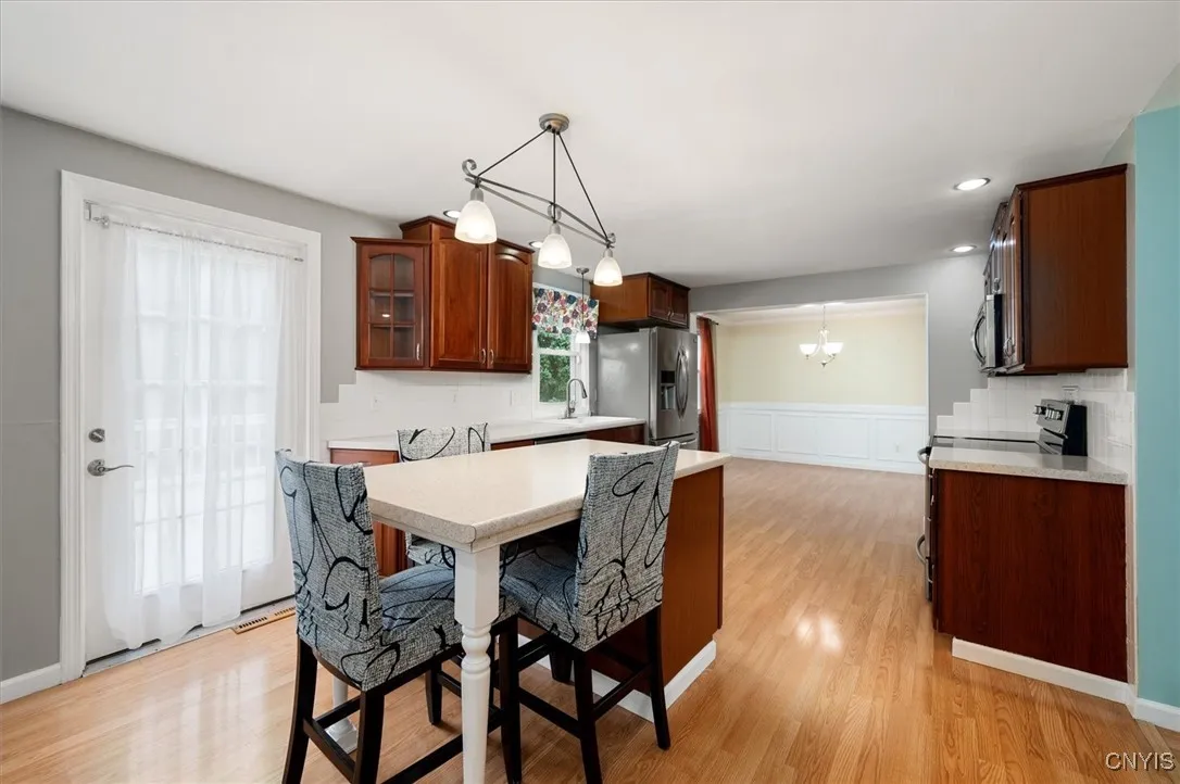 4957 Alfred Drive, Clay, New York 13090, Clay, New York 13090, 3 Bedrooms Bedrooms, 7 Rooms Rooms,2 BathroomsBathrooms,Residential,Closed,4957 Alfred Drive, Clay, New York 13090,0,S1626140