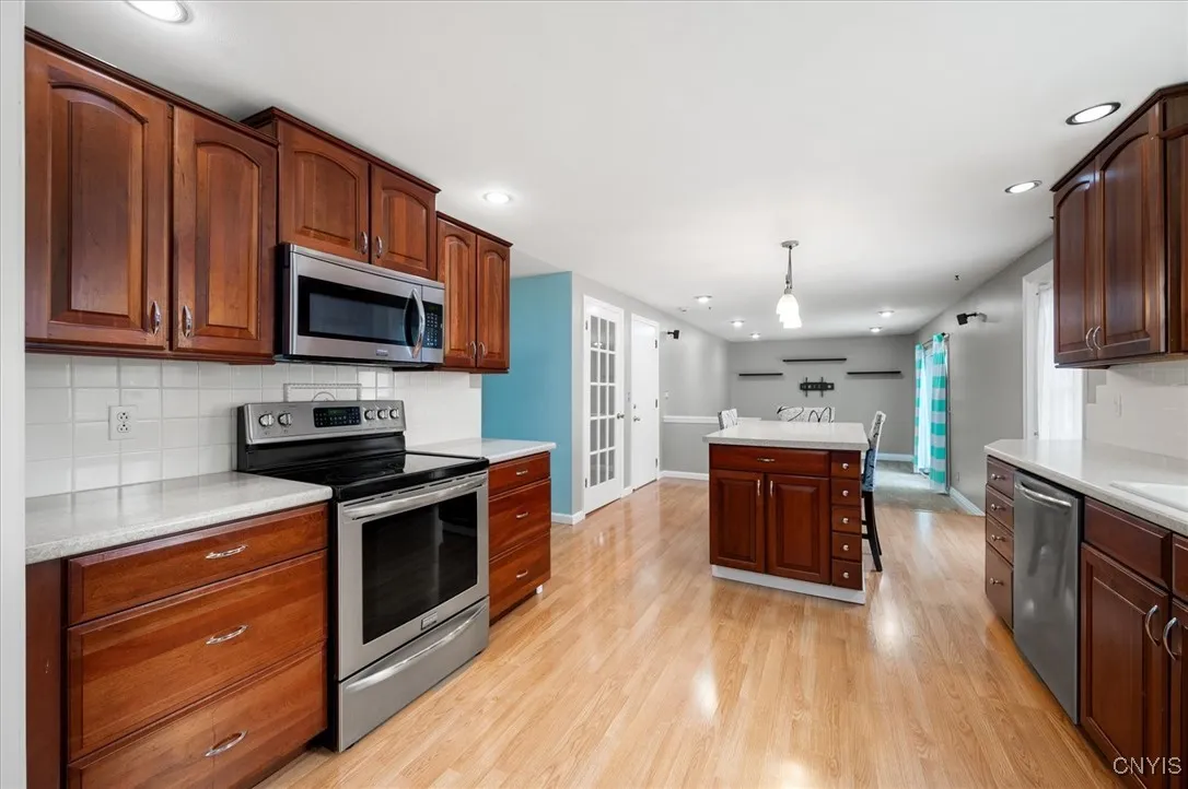 4957 Alfred Drive, Clay, New York 13090, Clay, New York 13090, 3 Bedrooms Bedrooms, 7 Rooms Rooms,2 BathroomsBathrooms,Residential,Closed,4957 Alfred Drive, Clay, New York 13090,0,S1626140