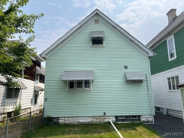 286 Barnard Street, Buffalo, New York 14206, Buffalo, New York 14206, 3 Bedrooms Bedrooms, 6 Rooms Rooms,1 BathroomBathrooms,Residential,For Sale,286 Barnard Street, Buffalo, New York 14206,B1628433