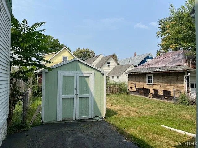 286 Barnard Street, Buffalo, New York 14206, Buffalo, New York 14206, 3 Bedrooms Bedrooms, 6 Rooms Rooms,1 BathroomBathrooms,Residential,For Sale,286 Barnard Street, Buffalo, New York 14206,B1628433
