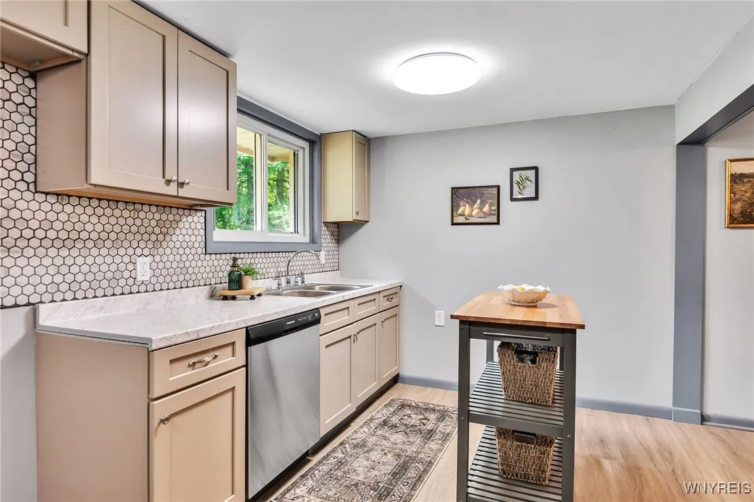 733 Four Rod Road, Alden, New York 14004, Alden, New York 14004, 3 Bedrooms Bedrooms, 8 Rooms Rooms,1 BathroomBathrooms,Residential,Closed,733 Four Rod Road, Alden, New York 14004,0,B1628062