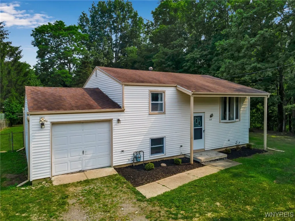 733 Four Rod Road, Alden, New York 14004, Alden, New York 14004, 3 Bedrooms Bedrooms, 8 Rooms Rooms,1 BathroomBathrooms,Residential,Closed,733 Four Rod Road, Alden, New York 14004,0,B1628062