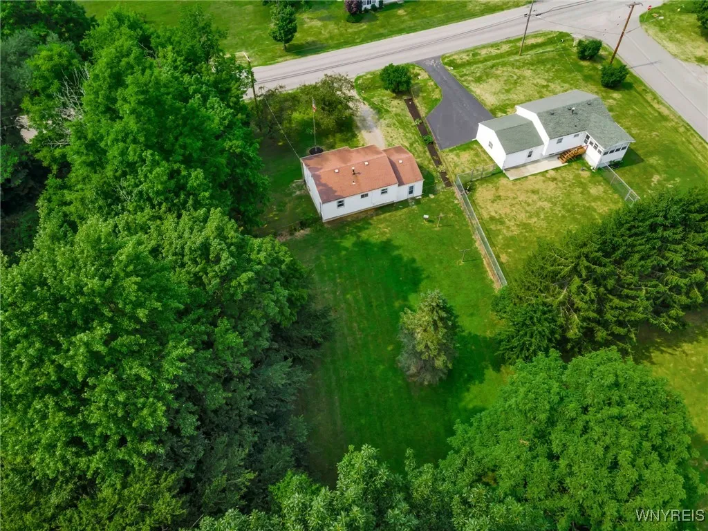 733 Four Rod Road, Alden, New York 14004, Alden, New York 14004, 3 Bedrooms Bedrooms, 8 Rooms Rooms,1 BathroomBathrooms,Residential,Closed,733 Four Rod Road, Alden, New York 14004,0,B1628062